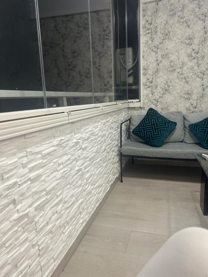 Studio Appartament Bright City Nuevo! Τορρεμολίνος Εξωτερικό φωτογραφία